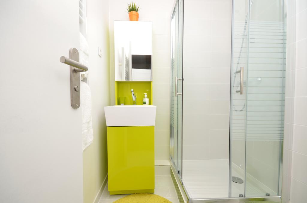 One Bedroom Apartment Palais Des Festivals Кан Екстериор снимка